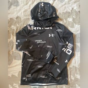 YL Pullover dri-fit Under Armour hoodie.